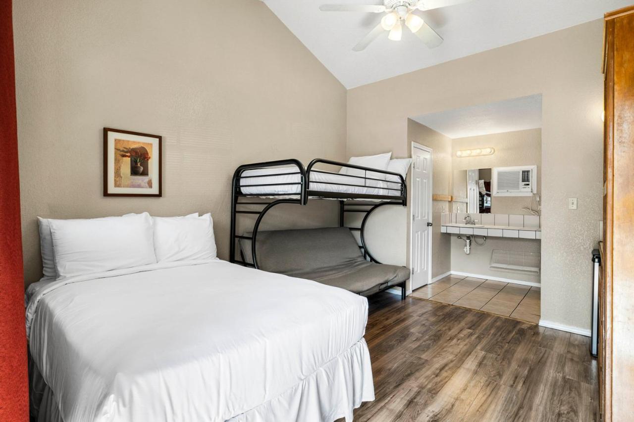 The Claire Hotel Canyon Lake Luaran gambar