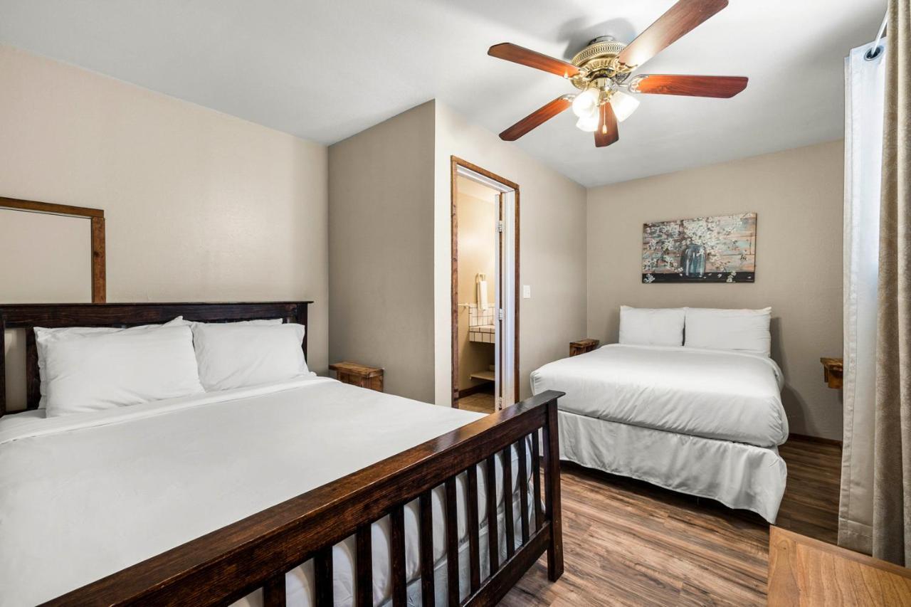 The Claire Hotel Canyon Lake Luaran gambar