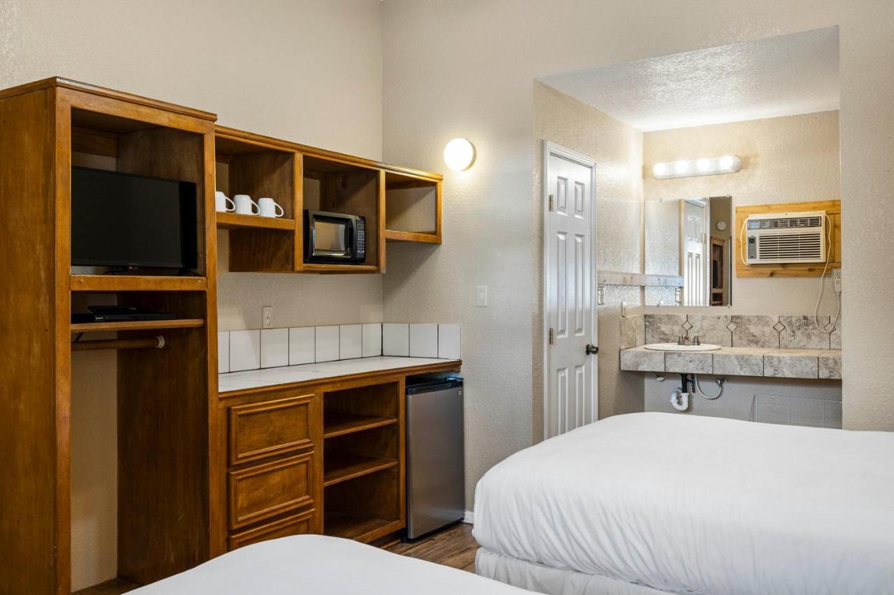 The Claire Hotel Canyon Lake Luaran gambar