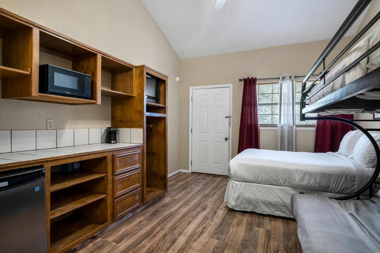 The Claire Hotel Canyon Lake Luaran gambar