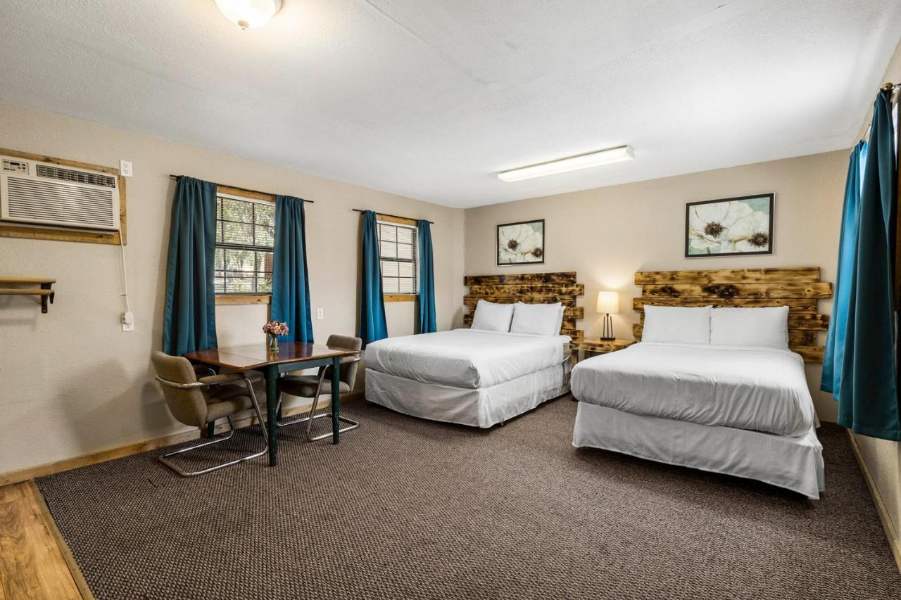 The Claire Hotel Canyon Lake Luaran gambar